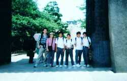 Middle school students and Minami and me at Osaka-jo